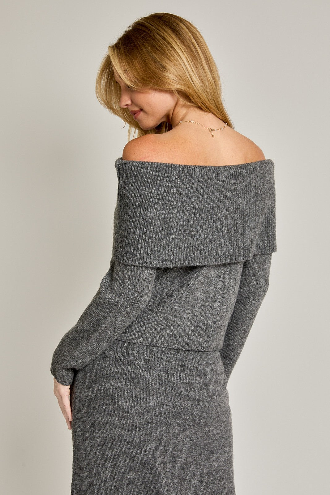 OFF SHOULDER SWEATER