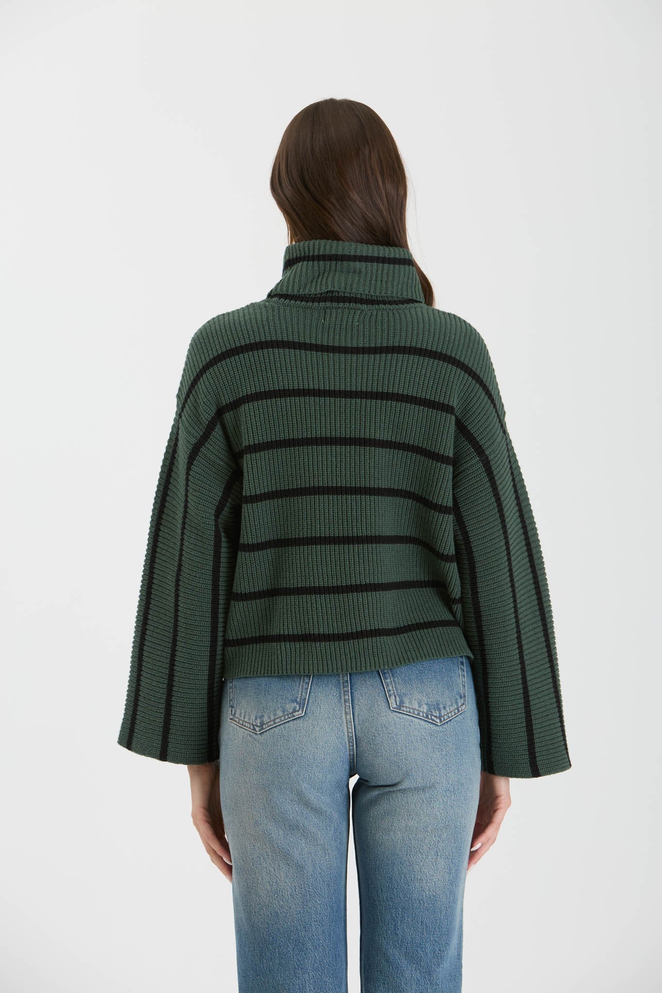 WIDE SLEEVE TURTLENECK SWEATER