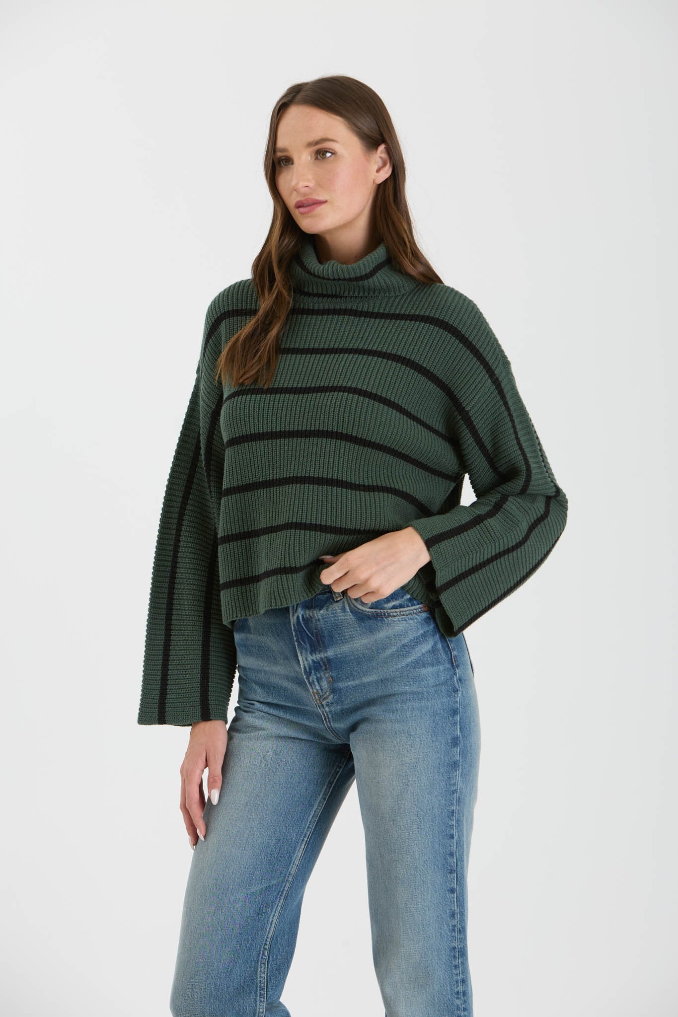 WIDE SLEEVE TURTLENECK SWEATER