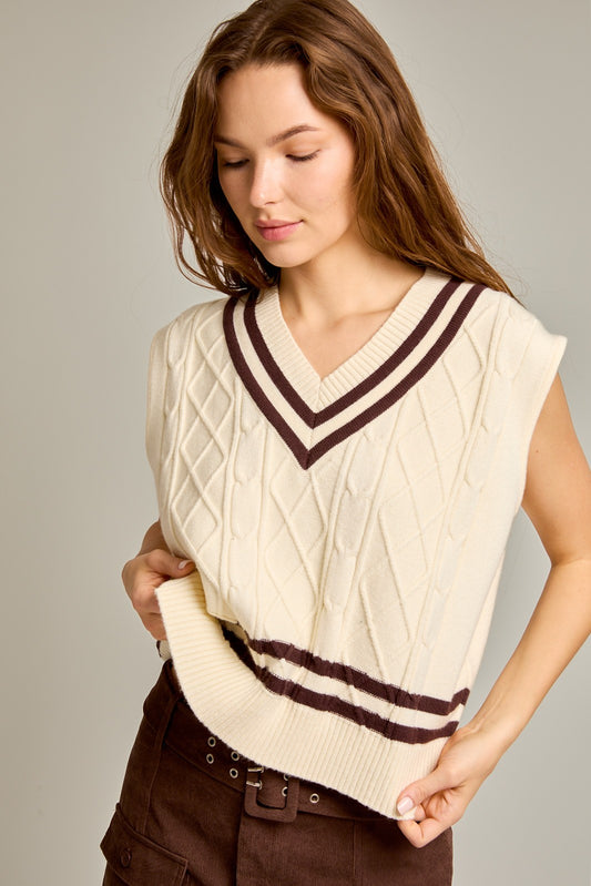 CABLE KNIT SWEATER VEST